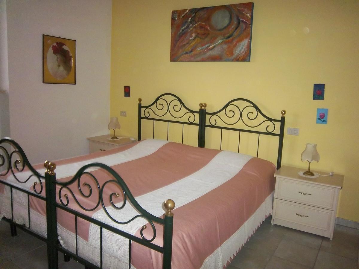 Agriturismo Villa Mozart Nel Verde Gubbio Luaran gambar