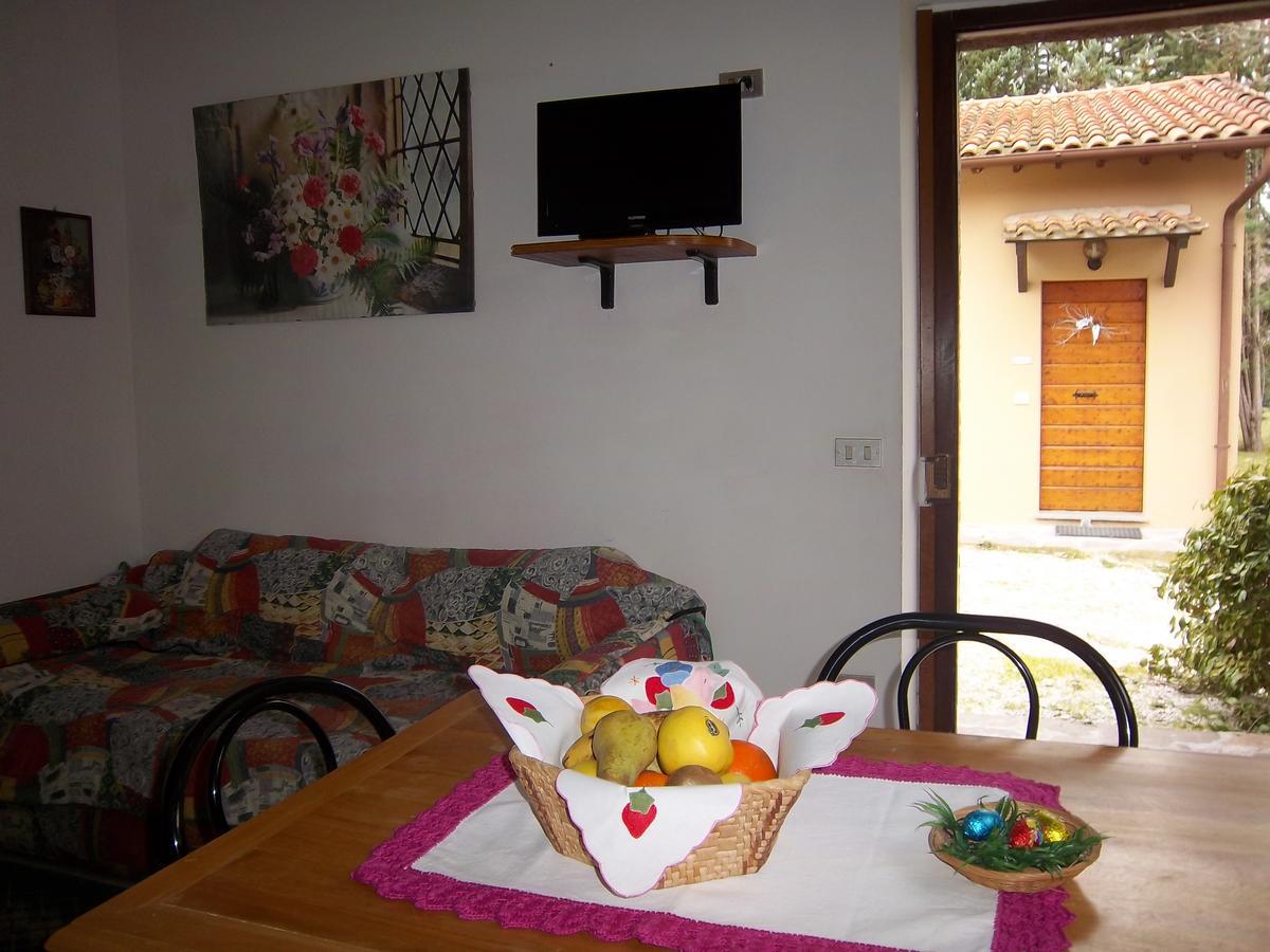 Agriturismo Villa Mozart Nel Verde Gubbio Luaran gambar