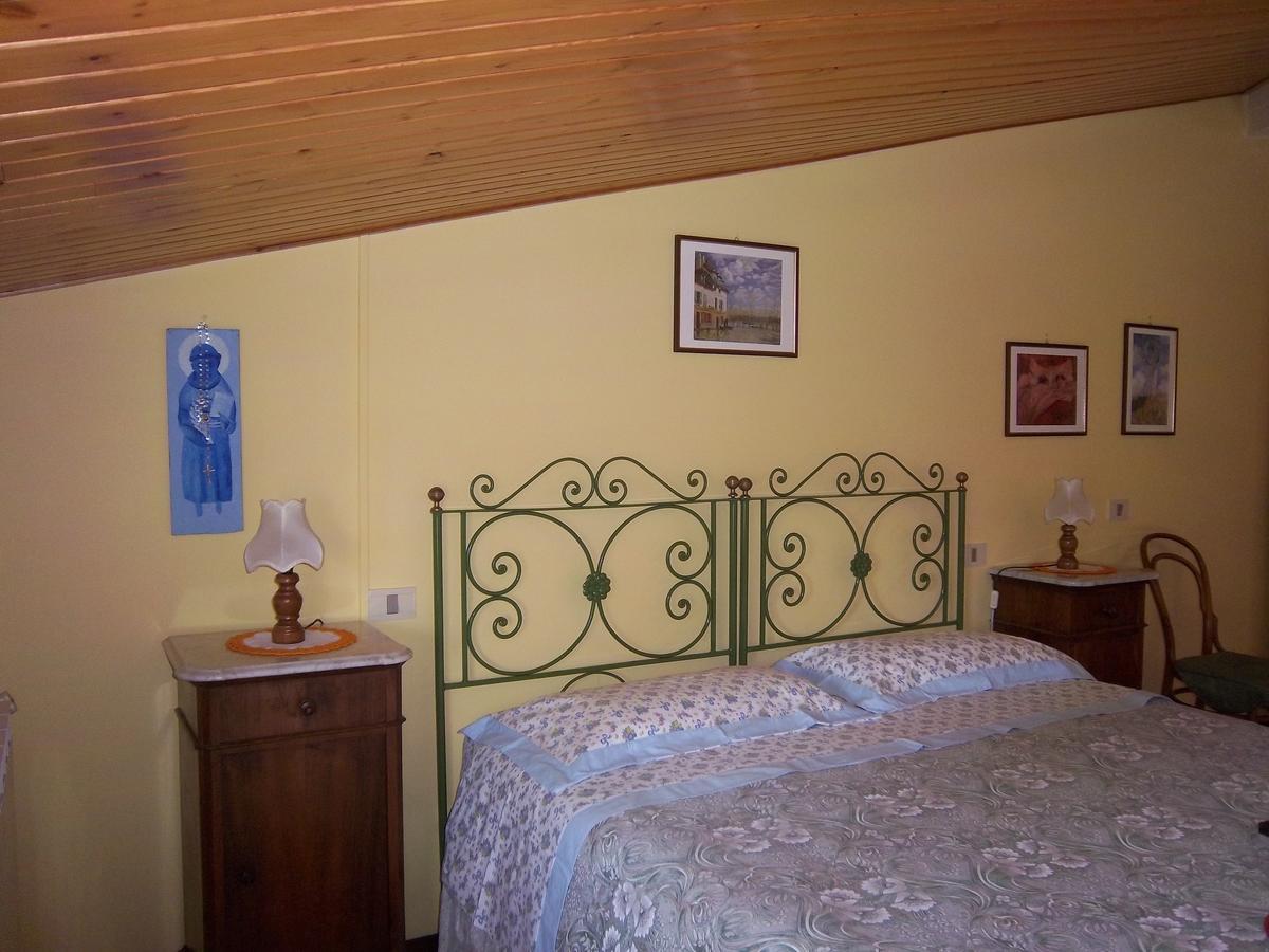 Agriturismo Villa Mozart Nel Verde Gubbio Luaran gambar