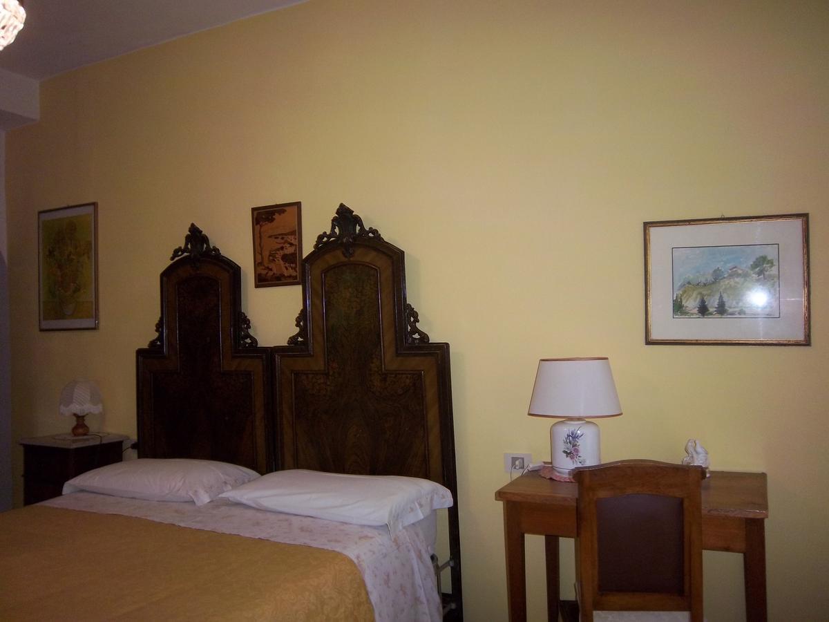 Agriturismo Villa Mozart Nel Verde Gubbio Luaran gambar