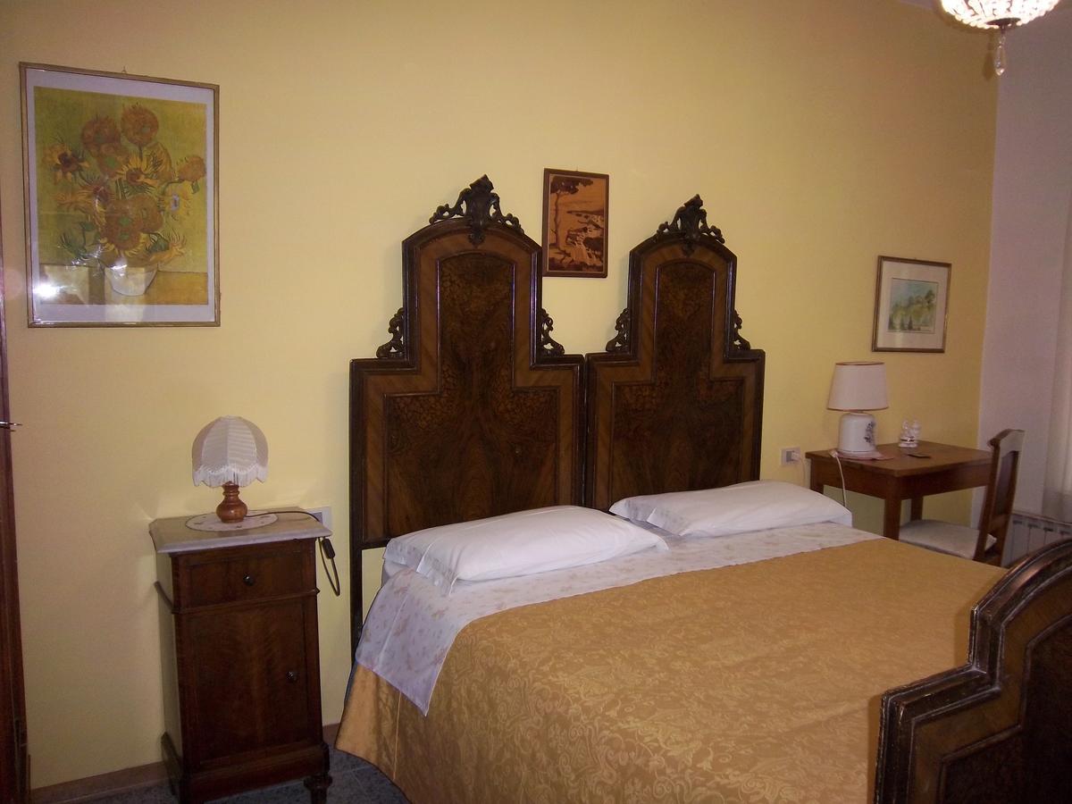 Agriturismo Villa Mozart Nel Verde Gubbio Luaran gambar