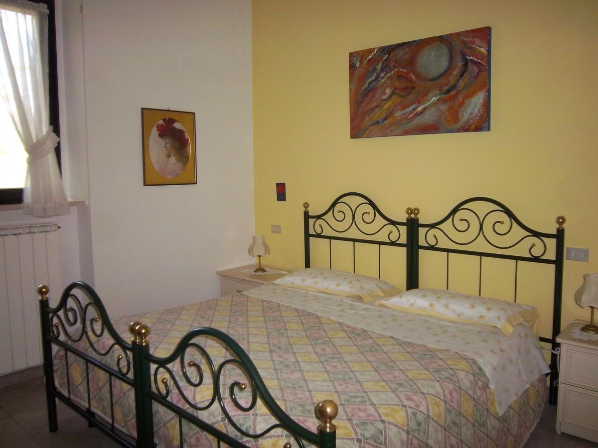 Agriturismo Villa Mozart Nel Verde Gubbio Luaran gambar