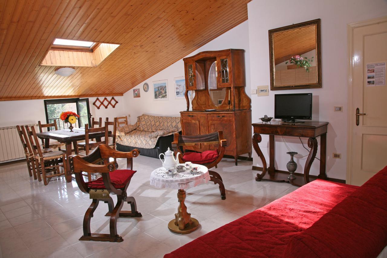 Agriturismo Villa Mozart Nel Verde Gubbio Luaran gambar