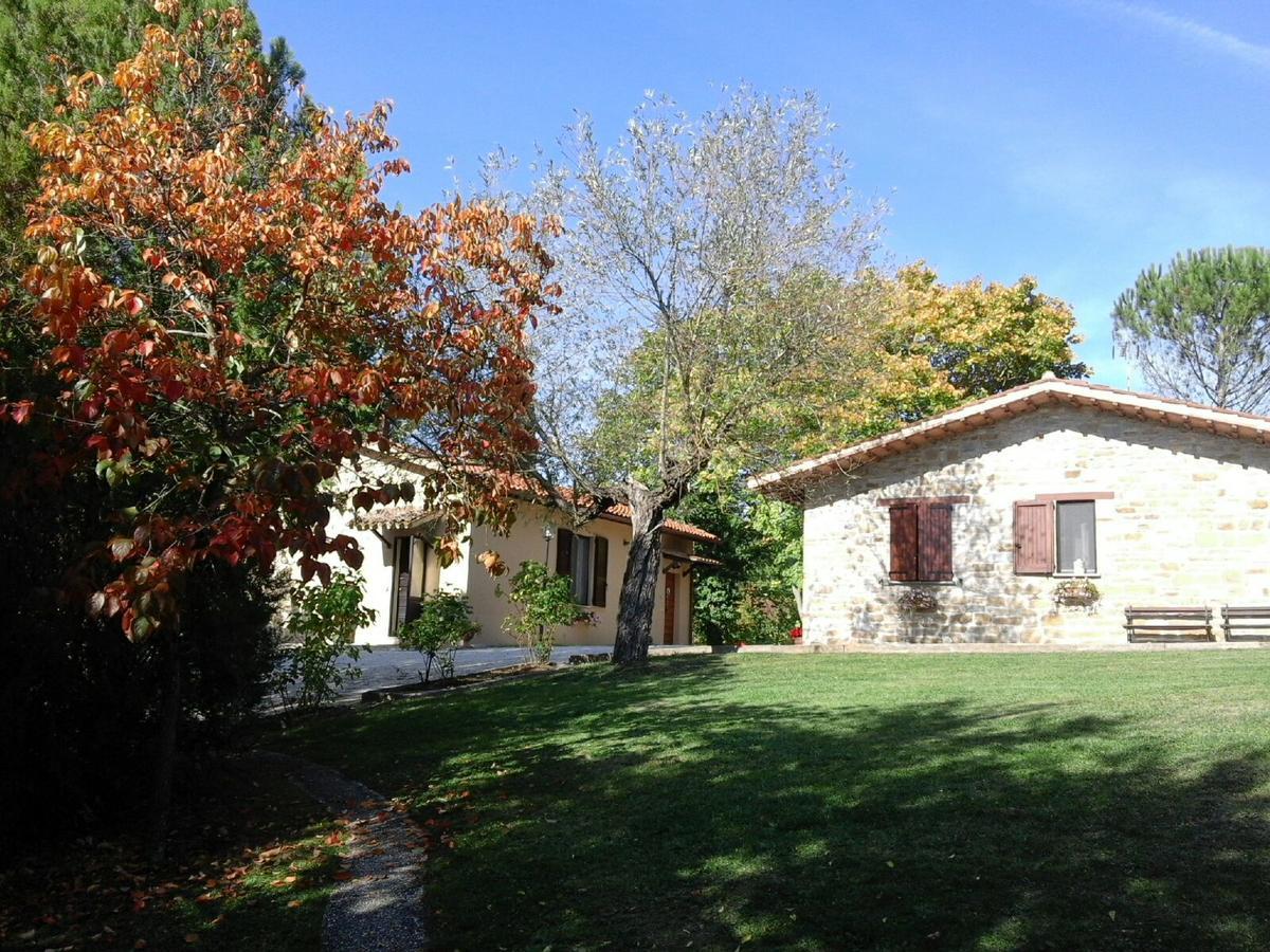 Agriturismo Villa Mozart Nel Verde Gubbio Luaran gambar