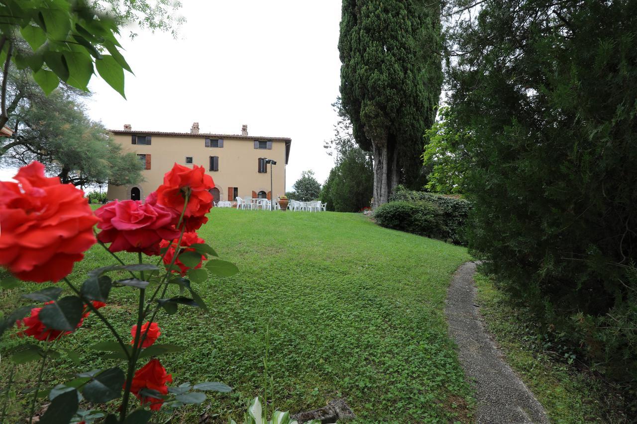 Agriturismo Villa Mozart Nel Verde Gubbio Luaran gambar